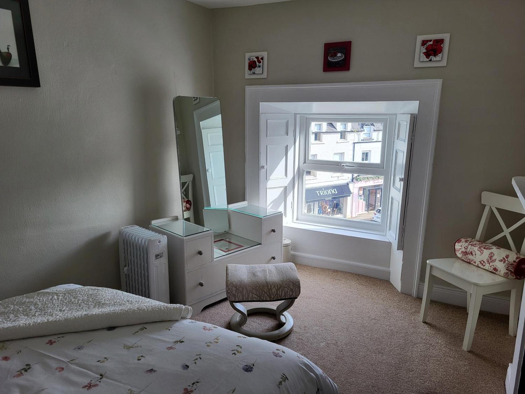 Charming 2-Bed Apartment In Donegal Town Centre Zewnętrze zdjęcie
